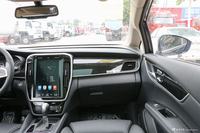 2018款比亚迪宋MAX 1.5T自动智联旗舰型6座