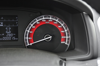 2018款铃拓2.5T手动四驱豪华款JE4D25Q5A