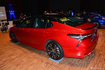 2018款凯美瑞2.5L 运动版