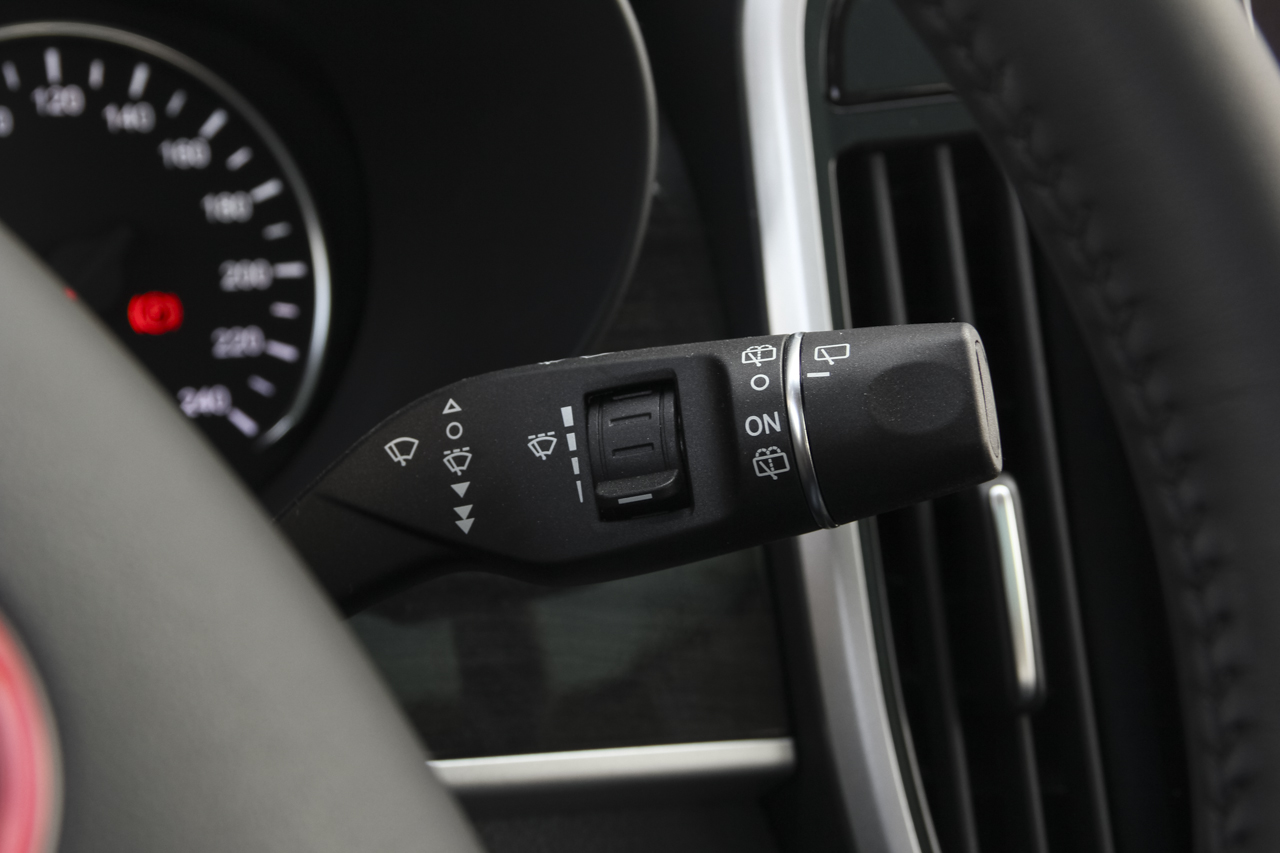 2017款比亚迪宋MAX 1.5T自动互联尊贵型 