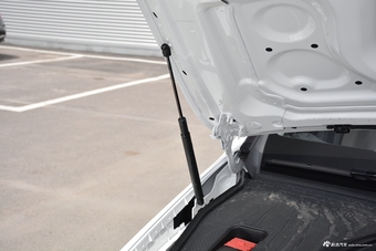 2018款奔驰E级改款2.0T自动 200L 运动型