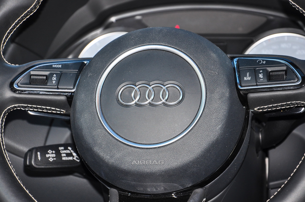 2014款奥迪SQ5 3.0T自动3.0TFSI quattro