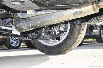 2016款DS 6 1.6T雅致版THP160 野熔岩