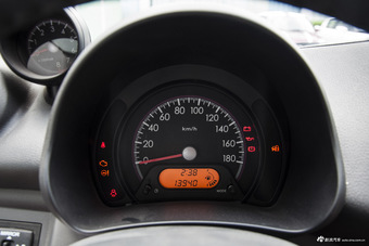 2013款奥拓1.0L手动豪华型 海沙蓝