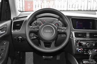 2017款奥迪Q5 2.0T自动40TFSI技术型