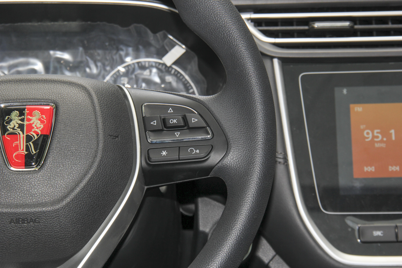 2018款荣威RX3 1.6L CVT旗舰版