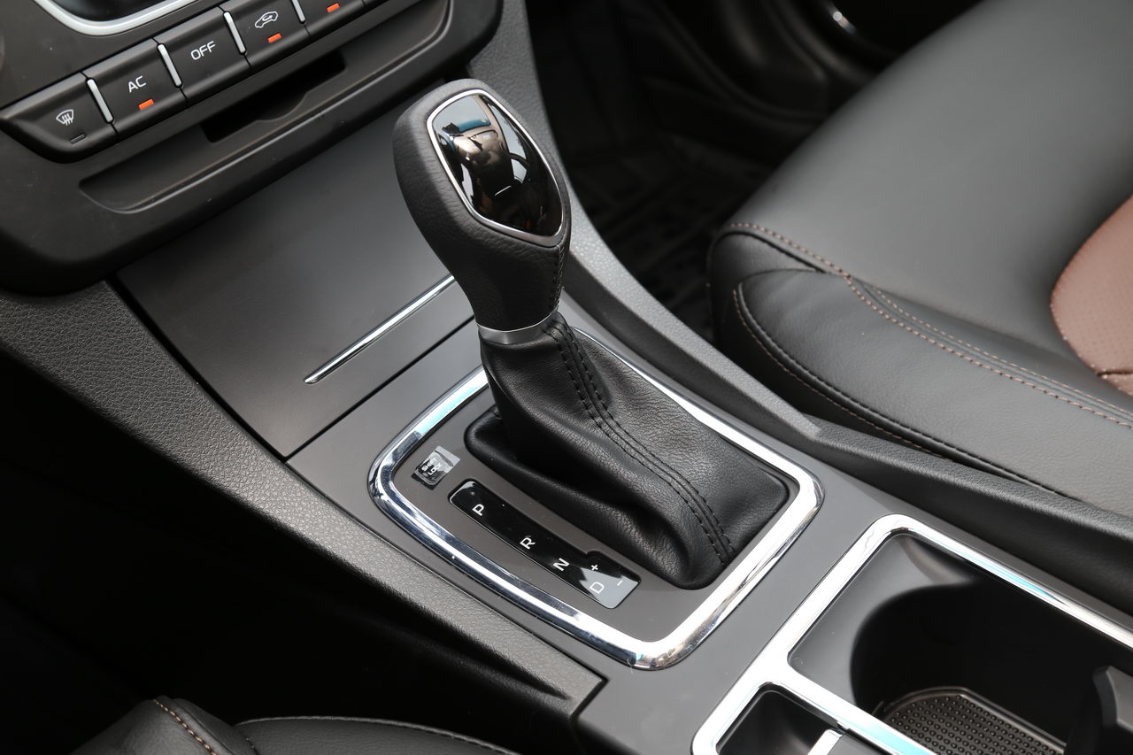 2017款吉利帝豪1.3T自动RS两厢百万款向上版