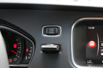 2018款沃尔沃V40 1.5T自动T3 智尚版