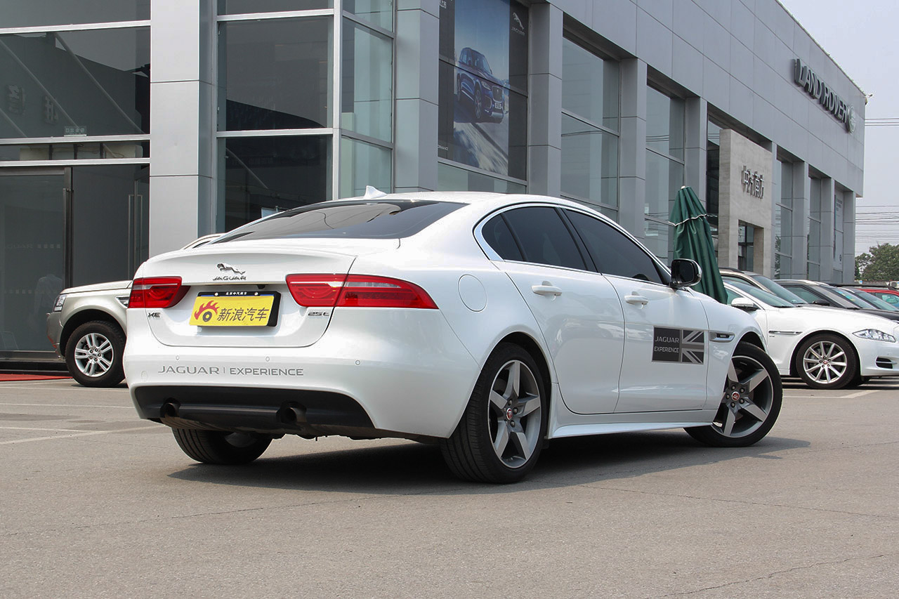 2015款捷豹XE R-SPORT 2.0T自动i4 Ti (240PS)