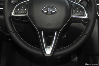 2017款英菲尼迪QX30 1.6T自动两驱时尚版