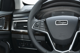 2018款众泰Z700H 1.8T手动尊享型