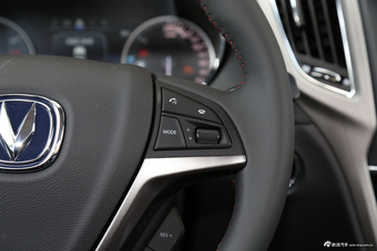 2017款长安CS75尚酷版 1.5T自动锋锐型