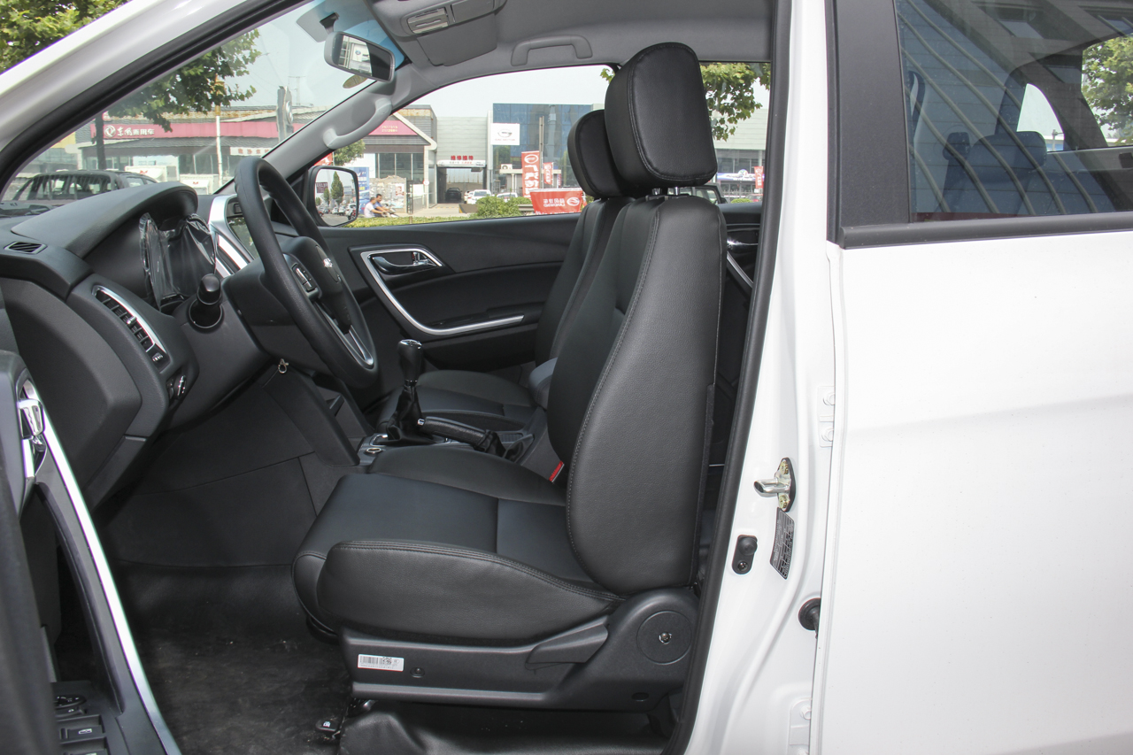 2017款域虎7 2.4T手动柴油两驱豪华版JX4D24A5L