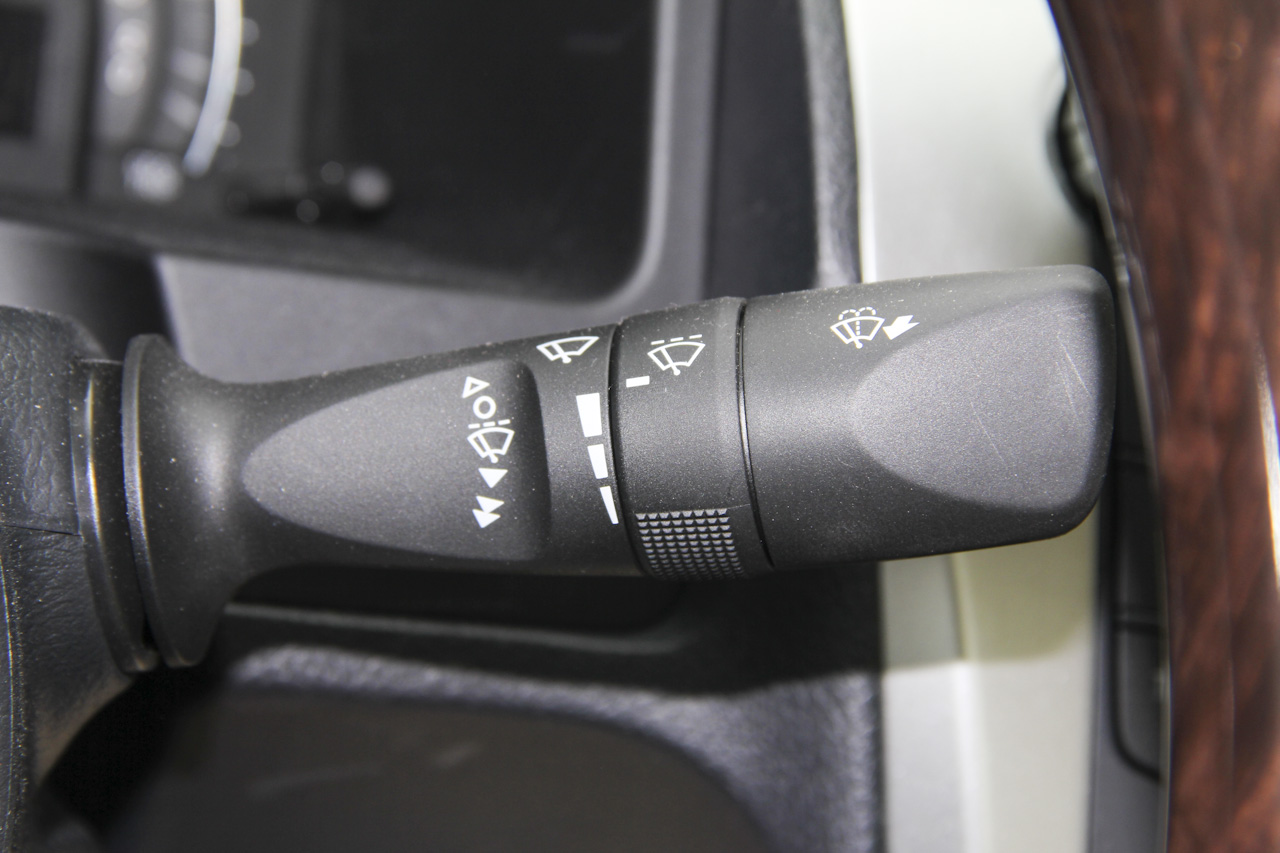 2016款凯美瑞2.0L自动十周年纪念领先版