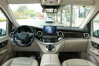 2017款奔驰V级 V 260L 尊贵加长版图片