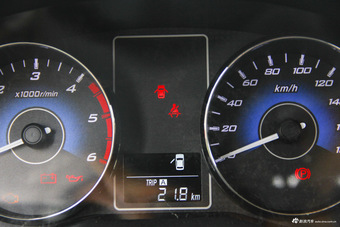 2015款小老虎2.4T手动精英版大双排4D25