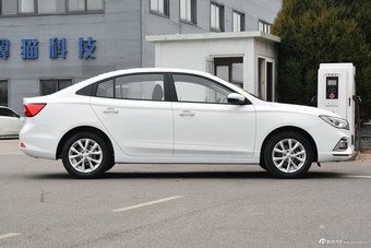 2019款荣威i5 1.5L自动4G互联朗越版 