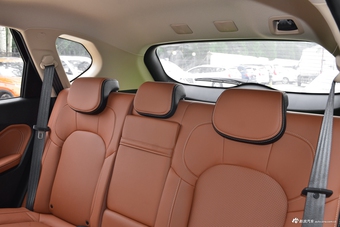 2017款宝骏560律动版1.5T手动乐享型