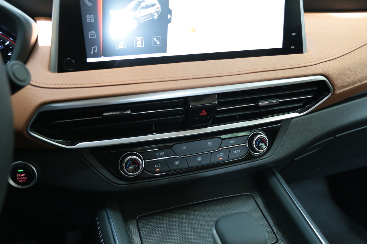 2017上汽大通D90 2.0TGI自动四驱高配版