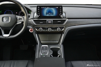 2018款本田雅阁锐·混动2.0L自动锐尊版