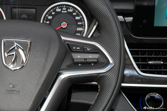 2017款宝骏560 1.5T DCT尊享型