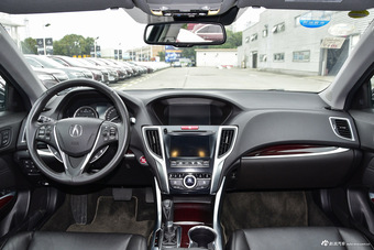 2015款讴歌TLX 2.4L自动豪华版