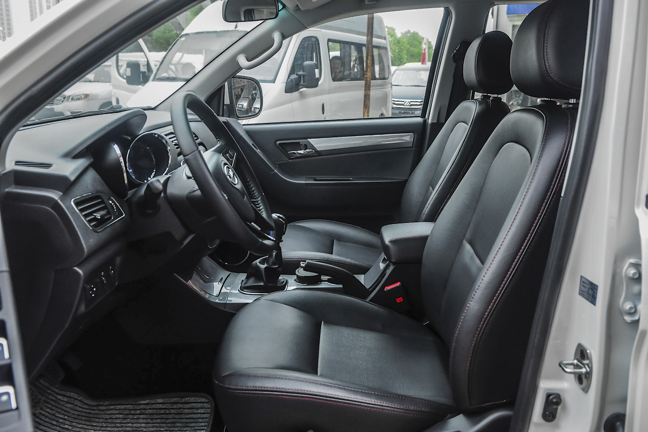 2015款帅铃T6 2.8T手动柴油新锐型长轴HFC4DA1-2C