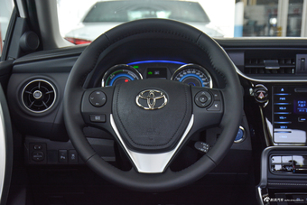 2018款卡罗拉双擎1.8L自动E-CVT智尚版