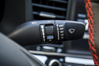 2016款领动 1.4T自动炫动精英型