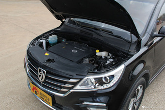 2017款宝骏560律动版1.8L iAMT尊享型