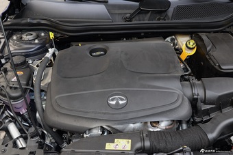 2017款英菲尼迪QX30 2.0T自动四驱运动版