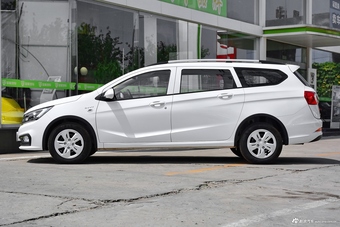 2017款宝骏310W 1.5L手动舒适型