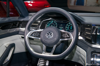 实拍|大众Atlas Cross Sport概念车 比途昂更运动