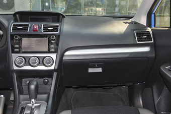 2016款斯巴鲁XV 2.0L自动进取版