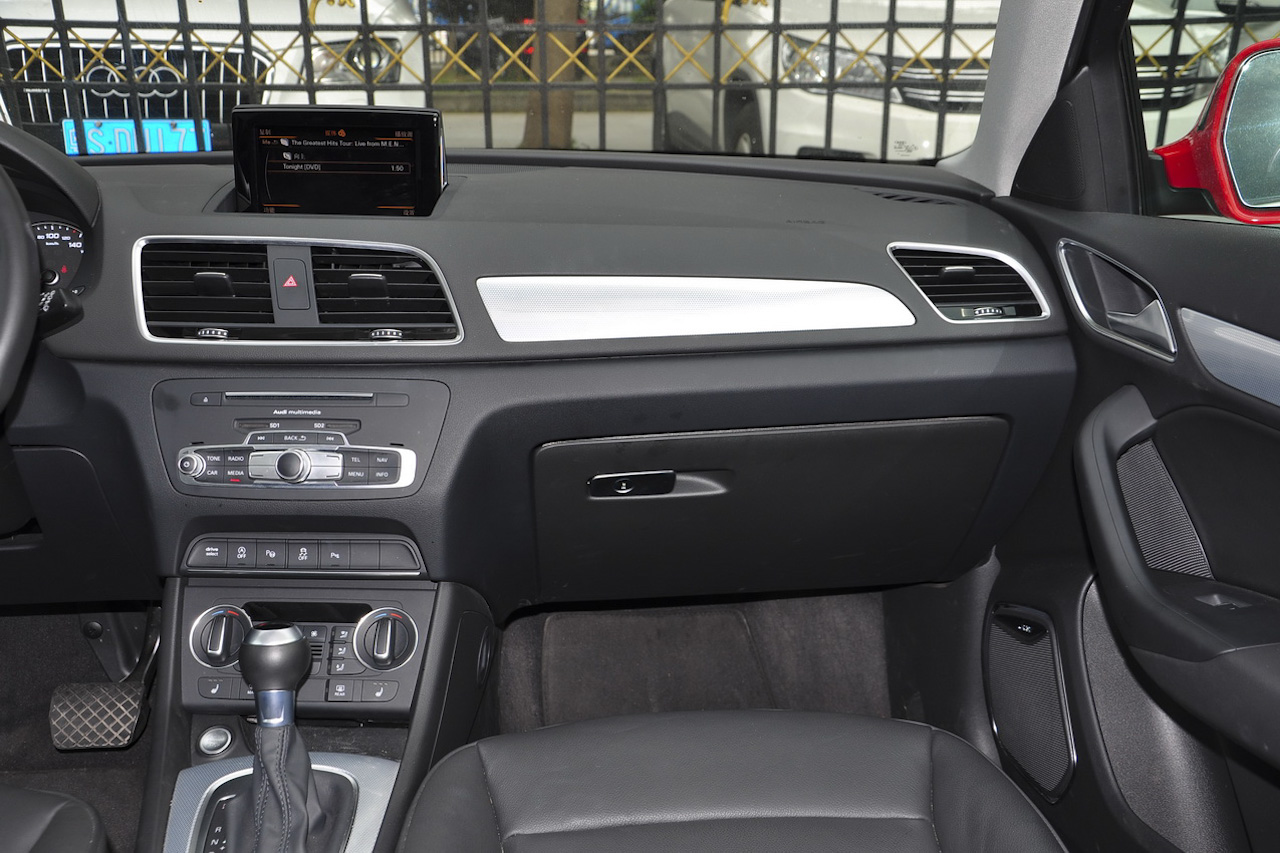 2016款奥迪Q3 2.0T自动35TFSI风尚型