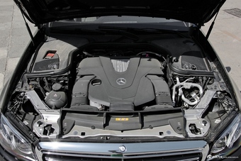 2017款奔驰E级3.0T自动 320 L 4MATIC图片