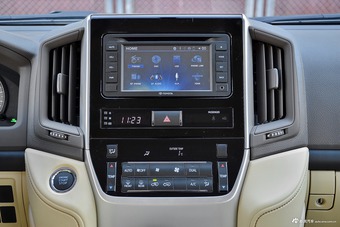 2016款兰德酷路泽4.0L自动V6中东低配版