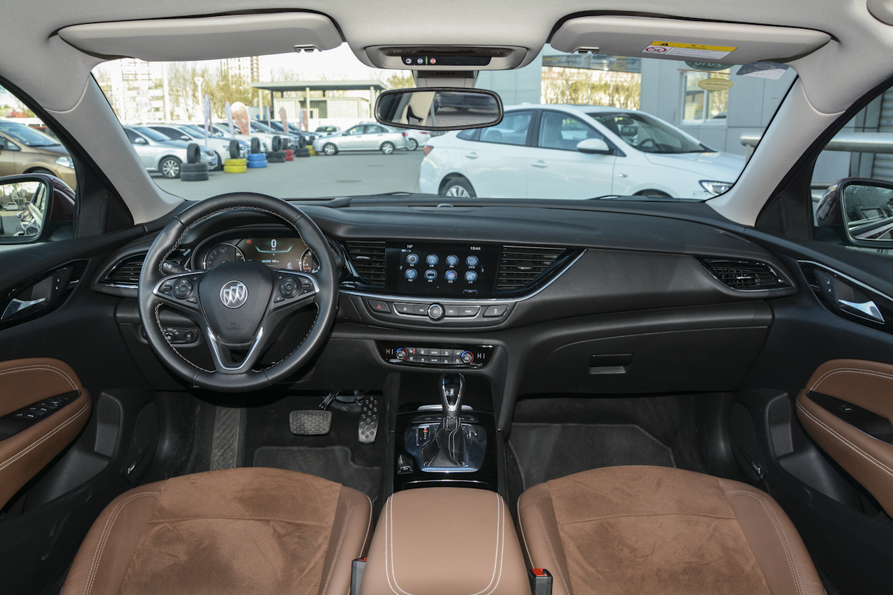 2017款君威2.0T自动尊贵型28T