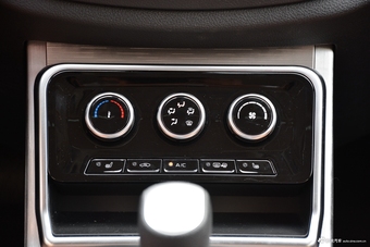 2019款奔腾X40 1.6L手动互联智酷型