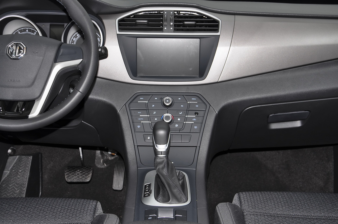 2016款锐腾 1.5T自动精英版