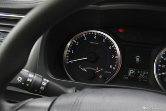 2018款汉兰达2.0T自动两驱精英版7座