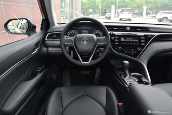   2018款凯美瑞2.0E自动领先版