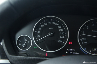 2017款宝马3系2.0T自动豪华设计套装320Li