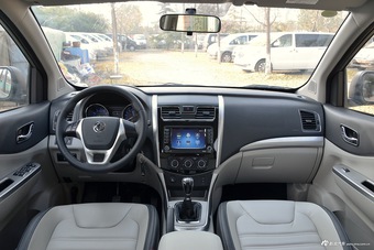 2016款风行S500 1.5L手动尊享型