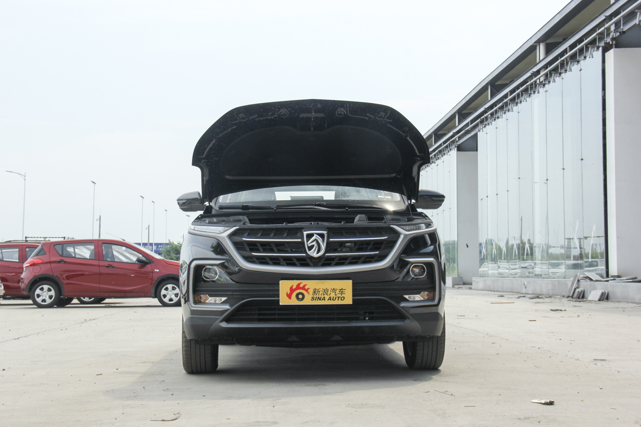 2018款宝骏530 1.5T手动精英型