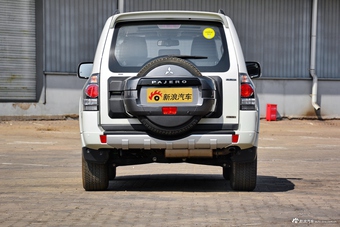 2016款帕杰罗三门版3.8L V6 GLS中东版