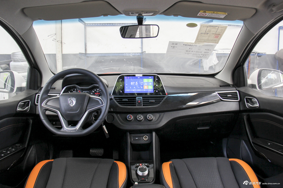 2017款宝骏310 1.5L自动舒适型