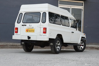 2016款战旗2.0L手动加长豪华型 三门版 国V