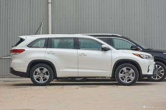 2018款汉兰达2.0T自动四驱至尊版7座