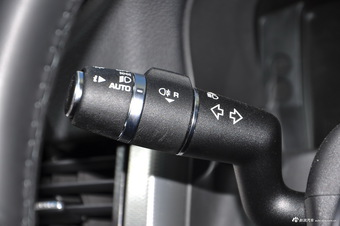 2017款捷豹XFL 2.0T自动240PS奢华版